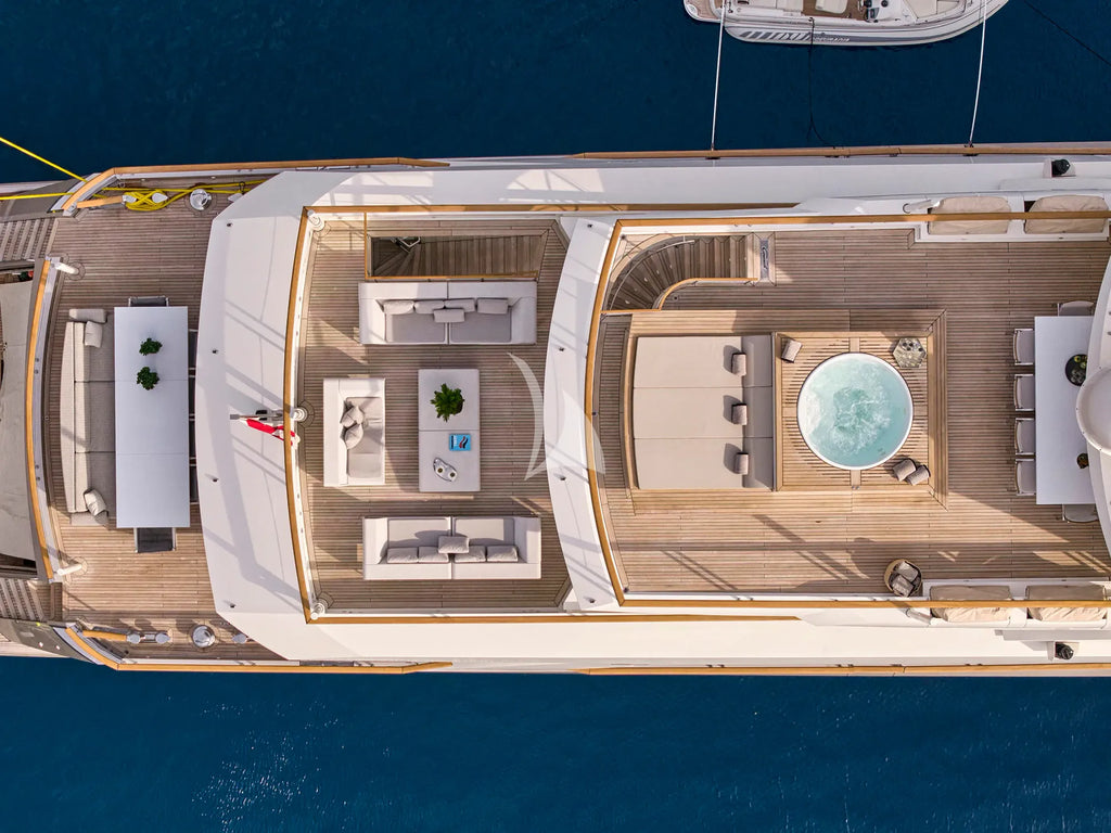 Yacht LA PELLEGRINA 1 | 50m