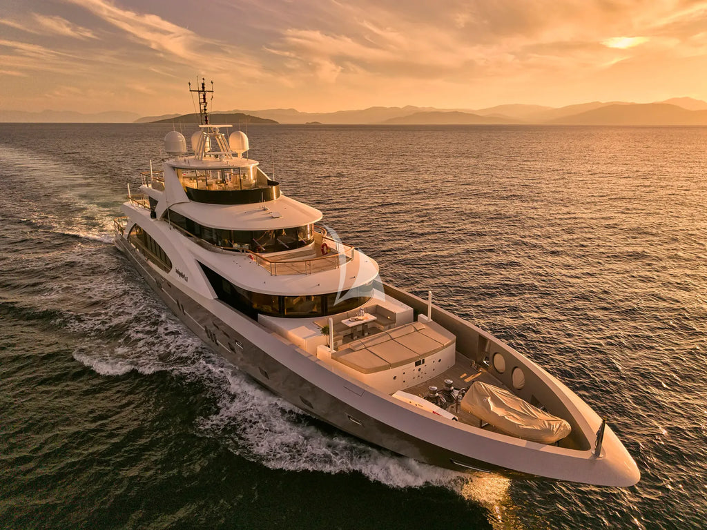 Yacht LA PELLEGRINA 1 | 50m