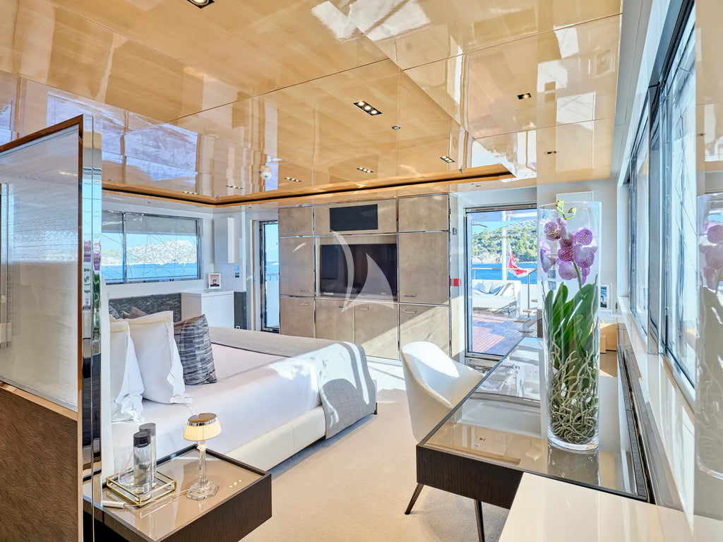 Yacht LA PELLEGRINA 1 | 50m